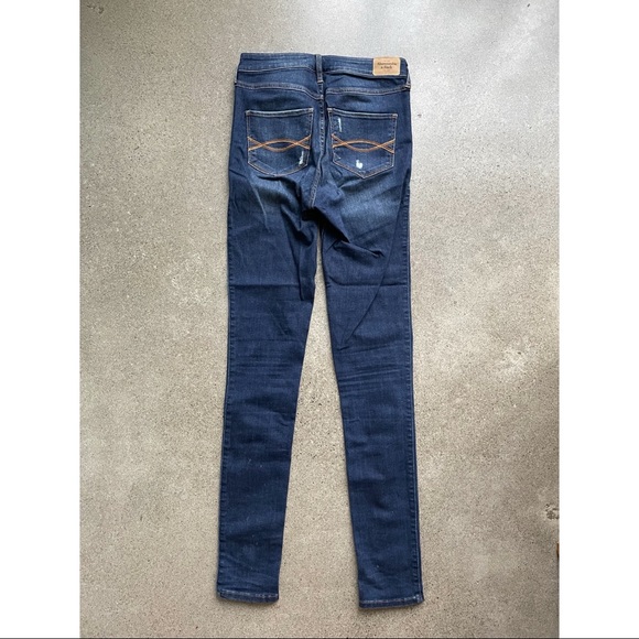 Abercrombie & Fitch High-Waisted Skinny Jeans - Picture 3 of 3